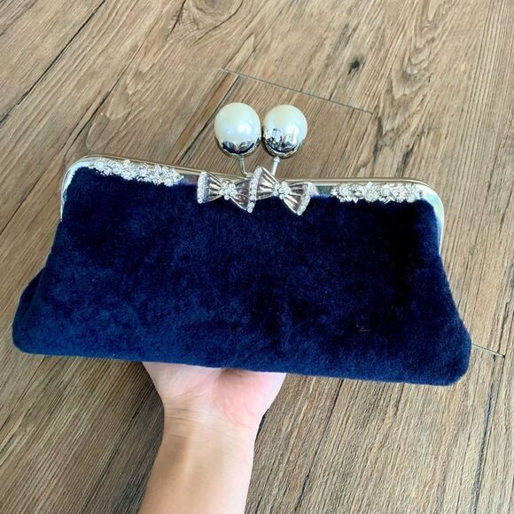 Handmade Real Shearling Pearl Kisslock Clutch/Wristlet/Evening Bag/Crossbody - Picture 4 of 16